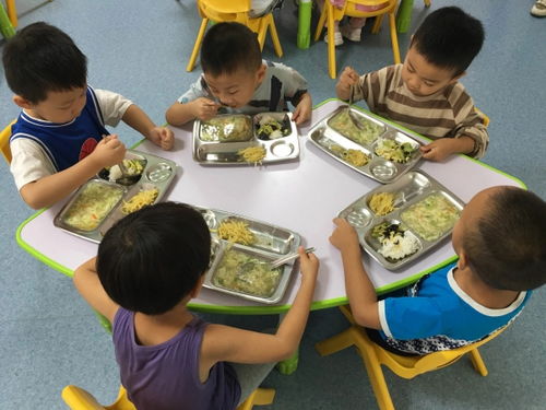 范罗山街道健康路社区 督查幼儿园食品安全
