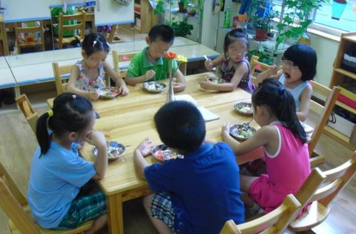 为啥幼儿园分水果 样少 量少 省钱不是主因,其实是为孩子好