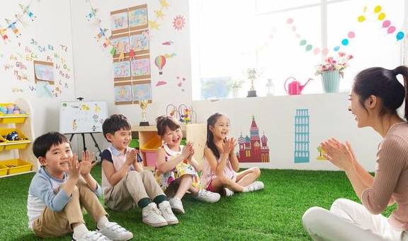 经常给孩子换幼儿园的现象并不少见,这样做对孩子的影响很大